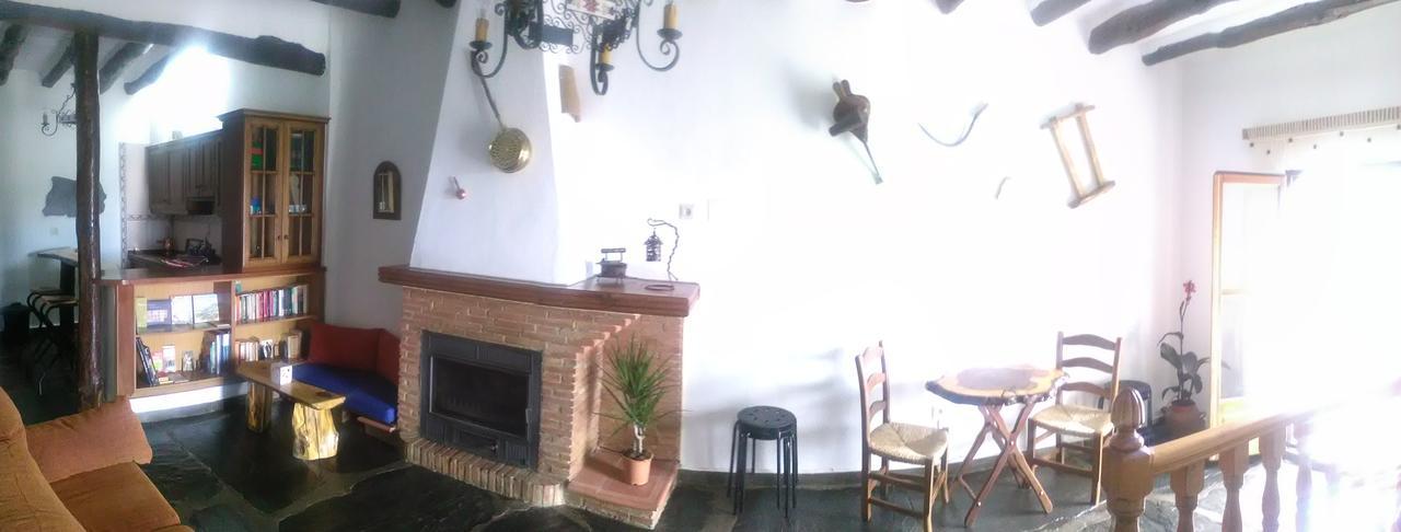 Bed and Breakfast Refugio Alpujarra Alta Тревелес Екстер'єр фото