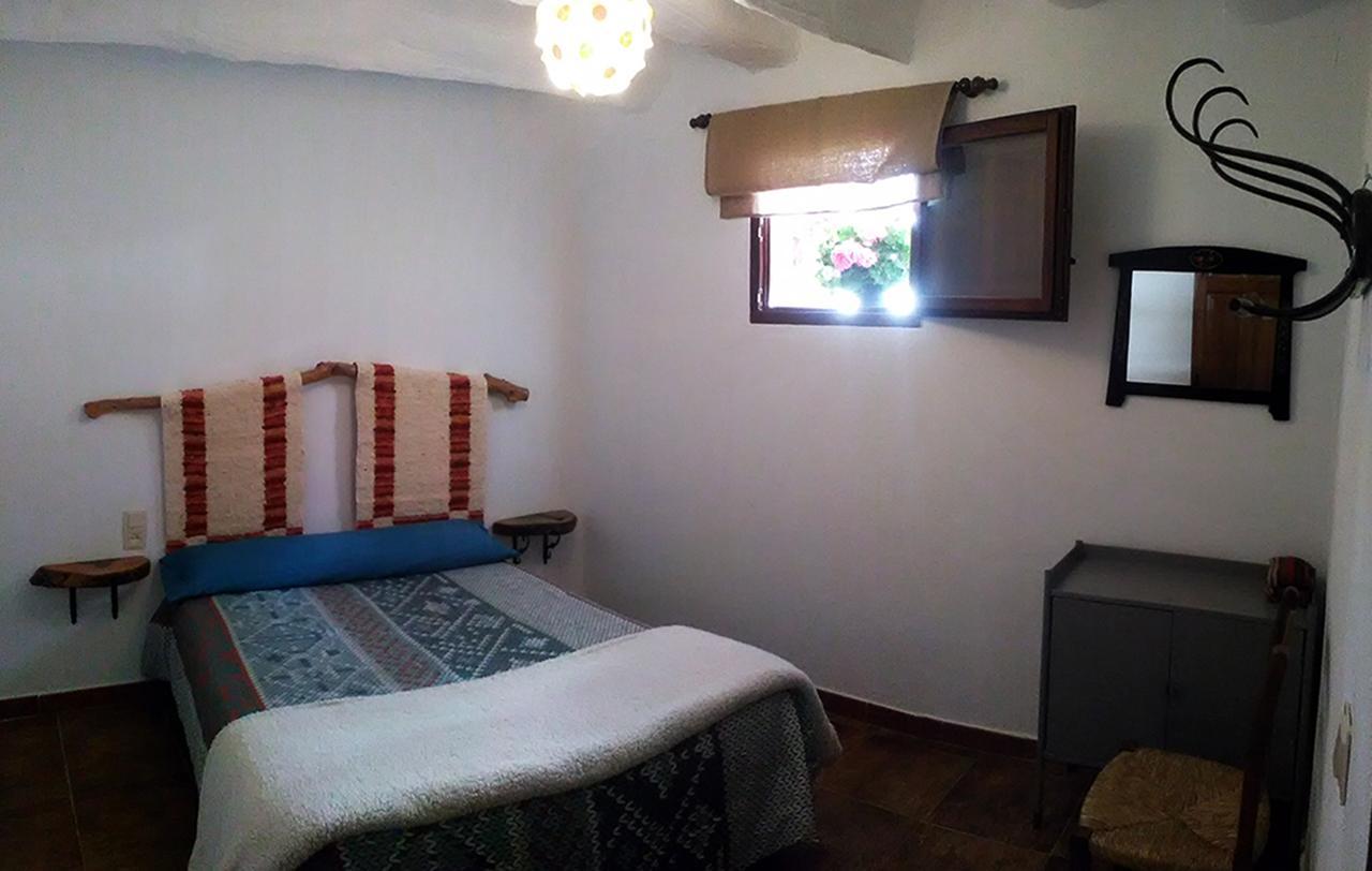 Bed and Breakfast Refugio Alpujarra Alta Тревелес Екстер'єр фото