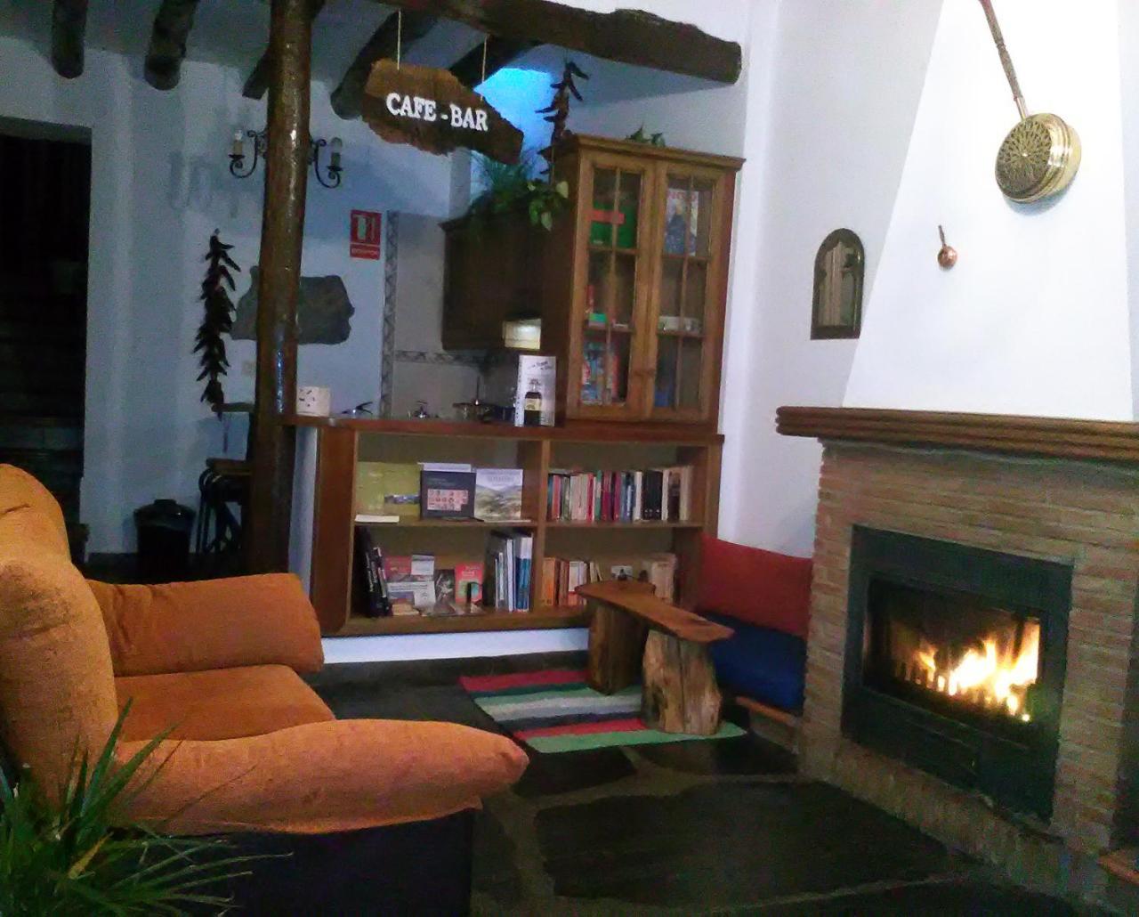 Bed and Breakfast Refugio Alpujarra Alta Тревелес Екстер'єр фото